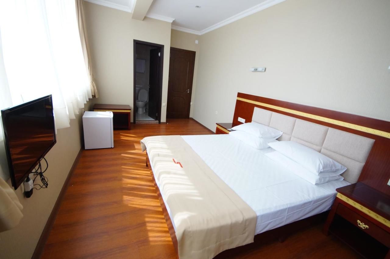 Отель Hotel 725 Батуми-12