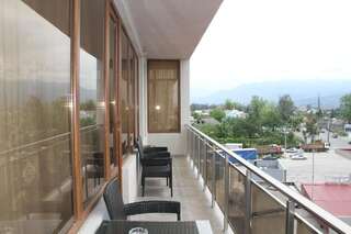 Отель Hotel 725 Батуми-5